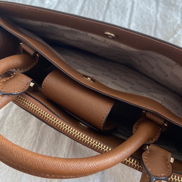 Michael Kors MK Cognac Leather Handbag with Gold Hardware - Picture 8 of 9